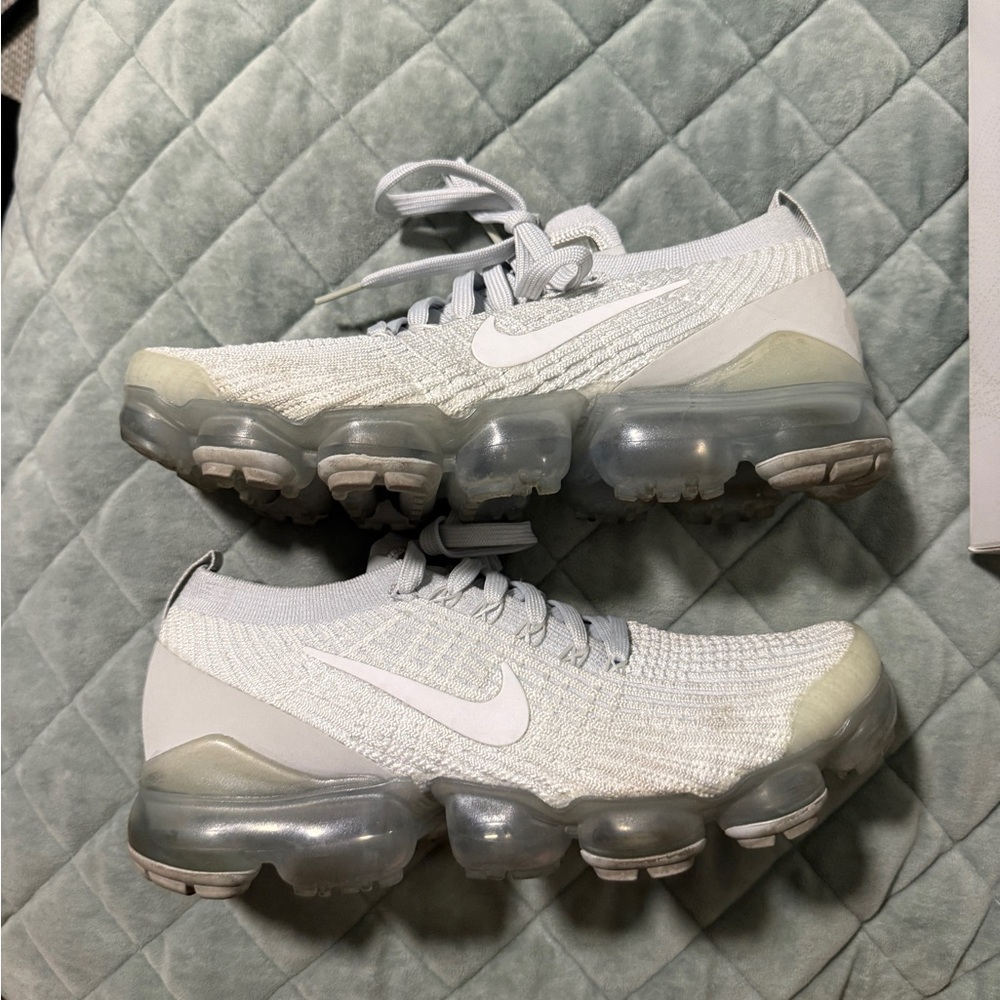 Nike Women's Gray and White Athletic Shoes